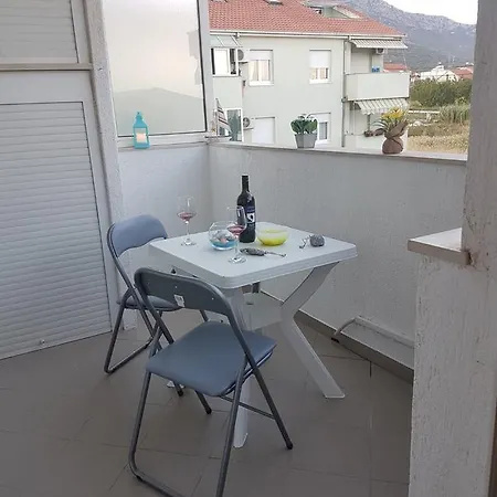 With A Parking Space Kastel Kambelovac 15488